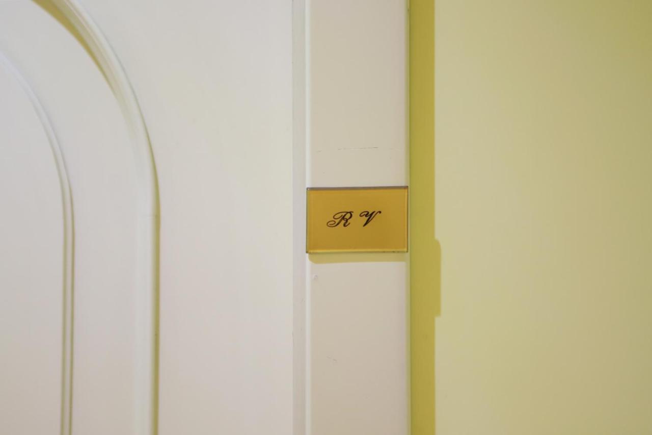 Piazza Dante Suites By Wonderful Italy Napoli Exterior foto